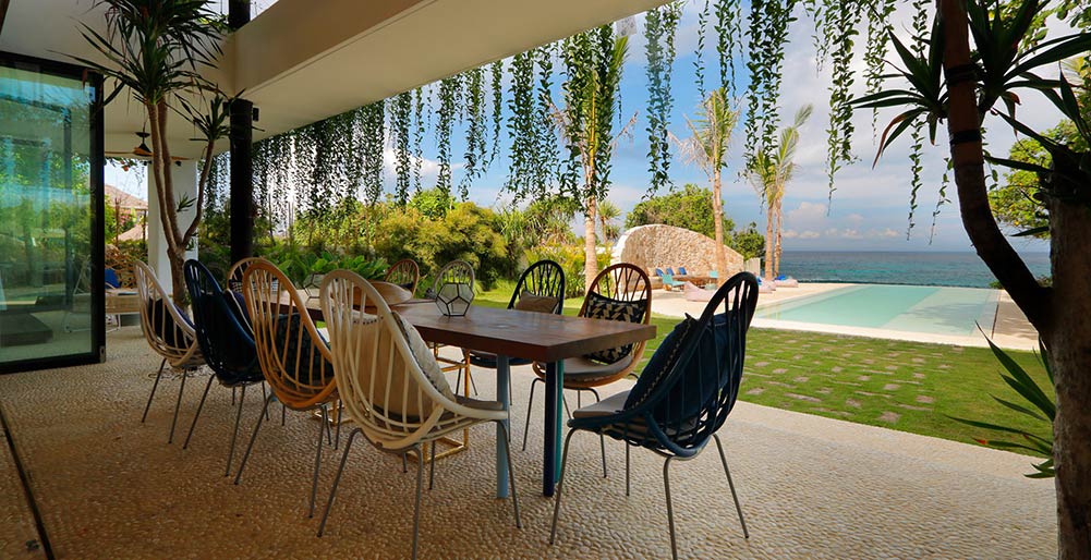 Villa Seascape - Dining table pool outlook
